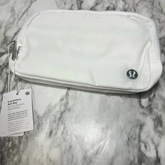 Lululemon Everywhere Belt Bag *1L
White - Picture 3 of 7